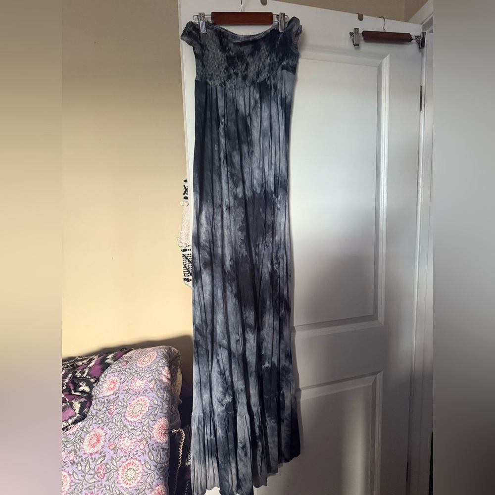 Strapless Tie-Dye Maxi Dress - Picture 2 of 4
